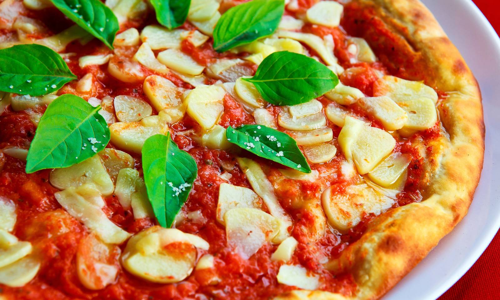 Cesnaková pizza