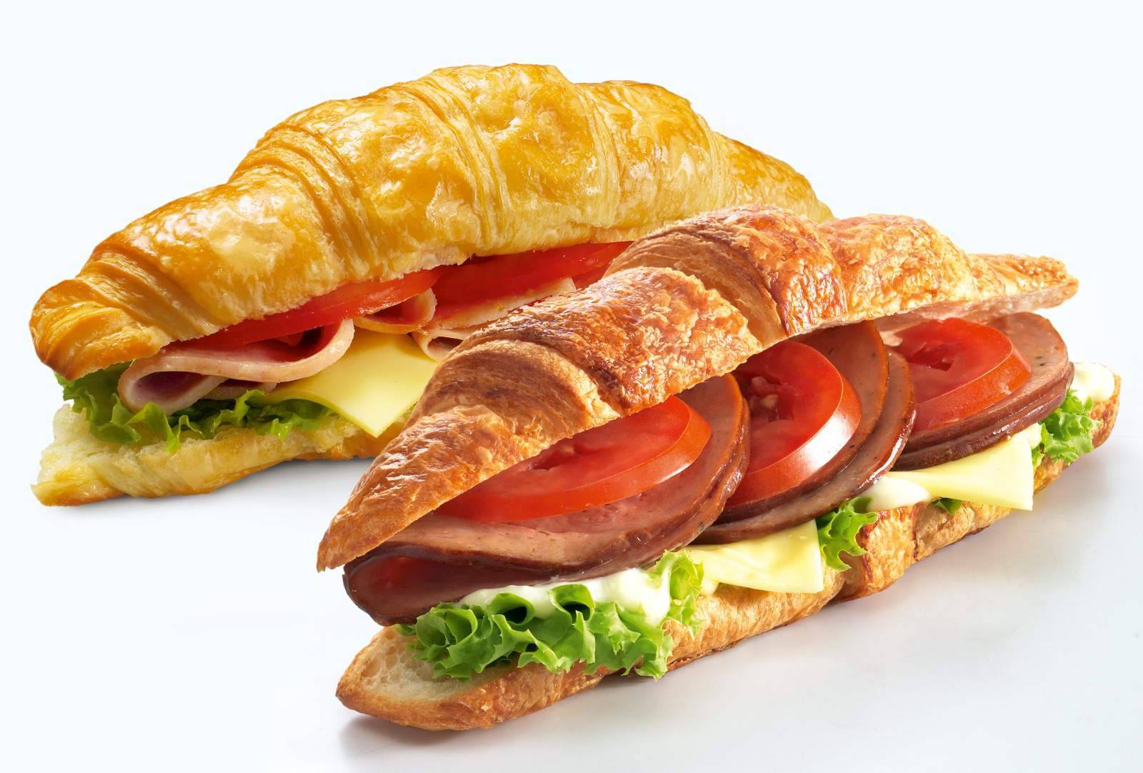 Croissant so šunkou a syrom