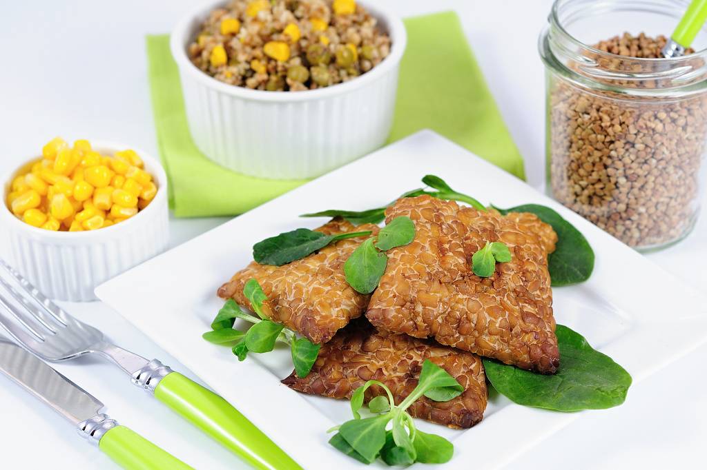 Grilovaný tempeh s pohánkou