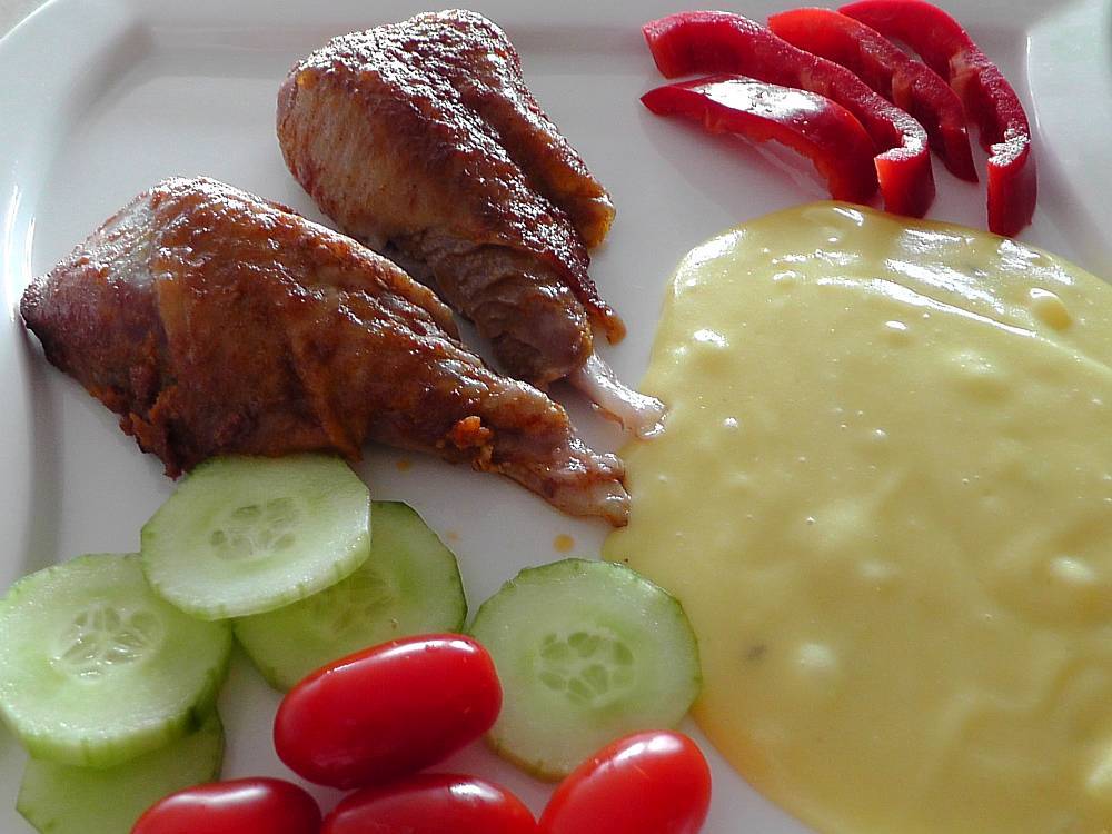 Pečené morčacie stehno so zemiakovou kašou