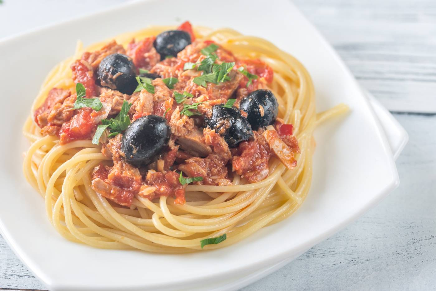 Špagety s tuniakom a olivami
