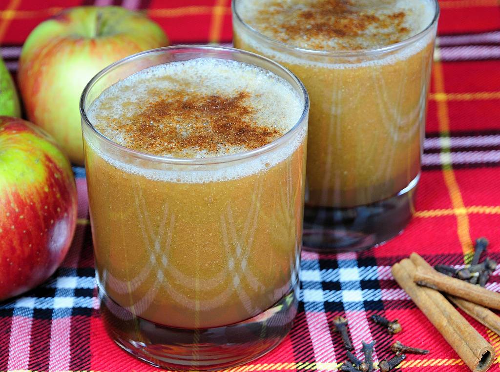 Teplé jablčné smoothie